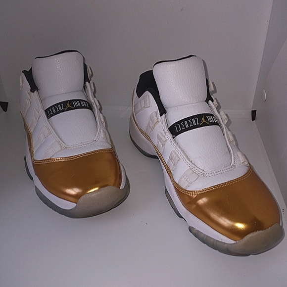 Jordan Other - Metallic gold and white air jordan 11